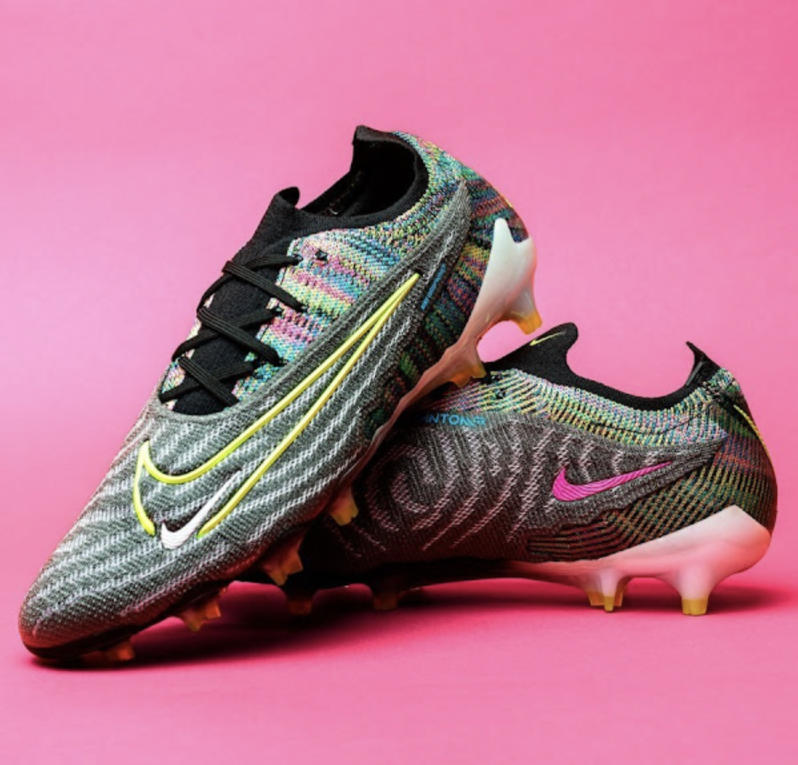 Can't help falling in love with the latest Nike Phantom GX Link
